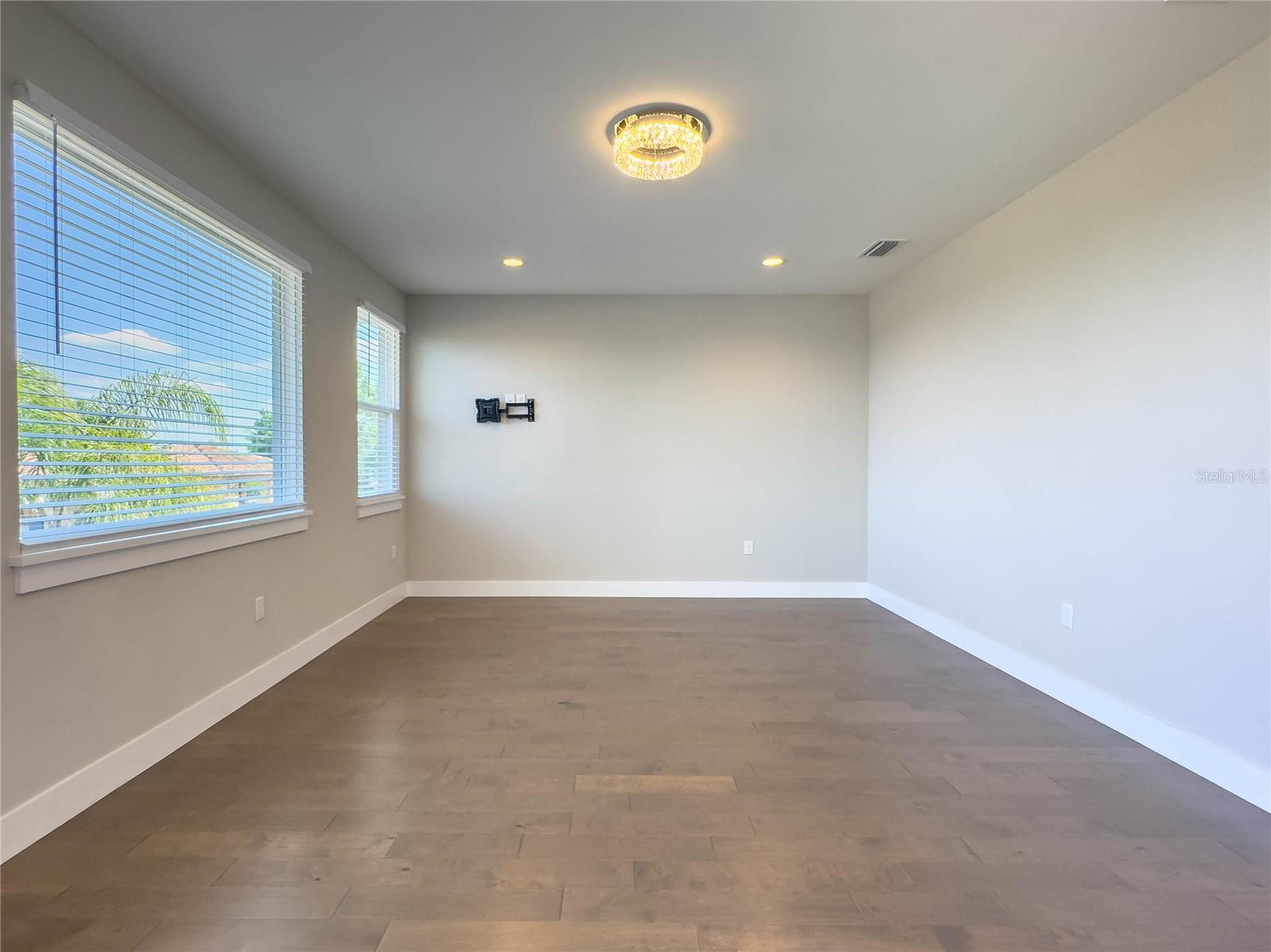 BELLA COLLINA WEST - Residential