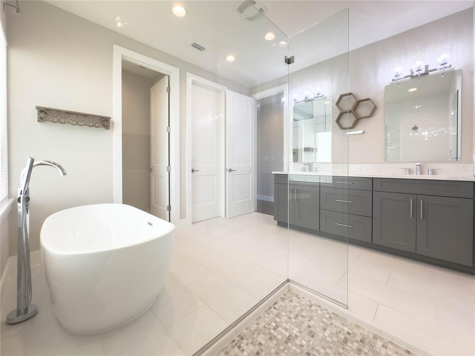 BELLA COLLINA WEST - Residential