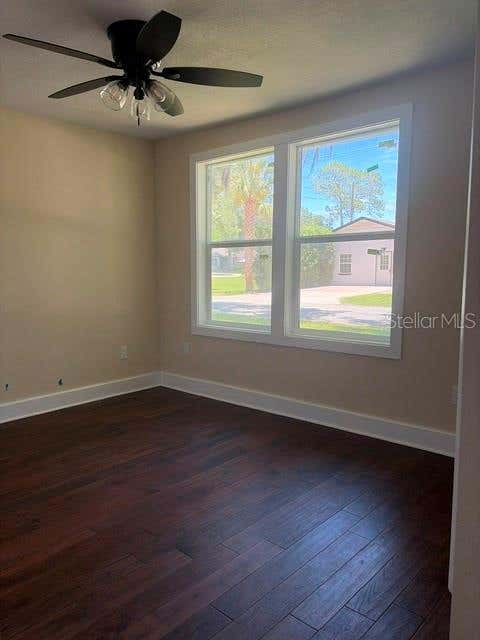 Photo of 840 N Frankfort Avenue, Deland, FL 32724 (MLS # V4949911)