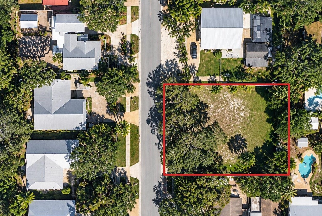 Photo of 437 S Peninsula Ave, New Smyrna Beach, FL 32169 (MLS # TB8547267)