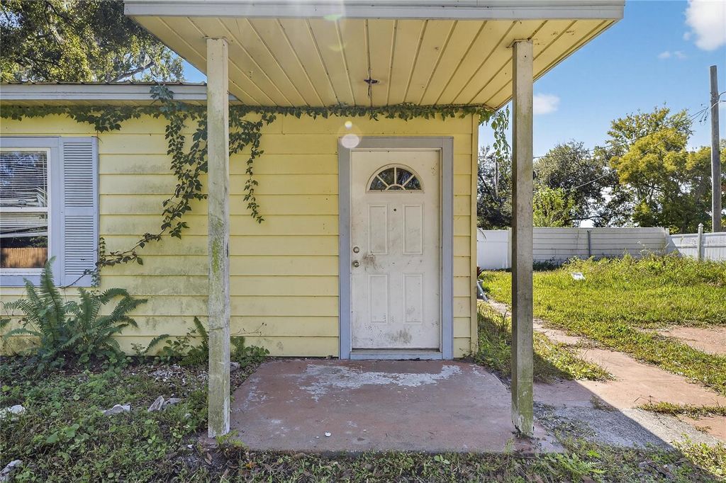 Photo of 311 S Webb Road, Plant City, FL 33566 (MLS # TB8430698)