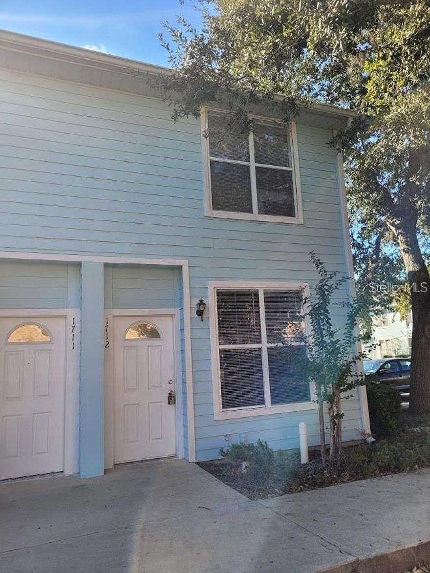 Spacious Townhouse for rent at Kensington North unit # 1712-  This property is an End unit located near UF and SW 34th St, off SW 20th Ave.  Two bedrooms and 2.5 bathrooms, This unit is an end unit with a extra window by the dining room. Inside laundry closet, dining area, living room.  Community pool, close to bus routes for UF and within a few miles of Butler Plaza stores and restaurants.  One designated parking spot and open parking spots.