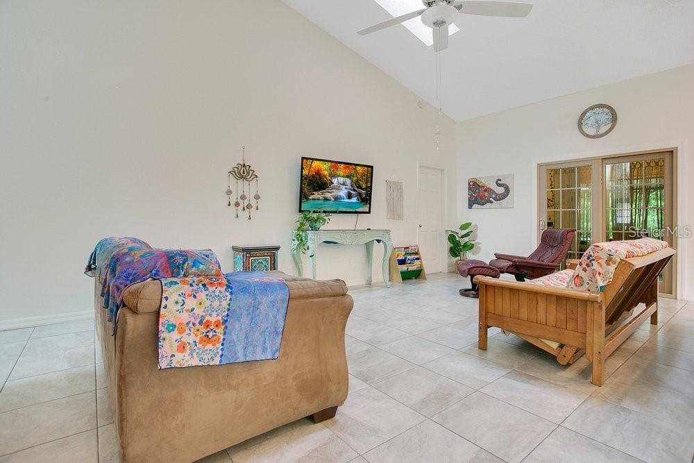 BRYN MAWR PH 01 - Residential Lease