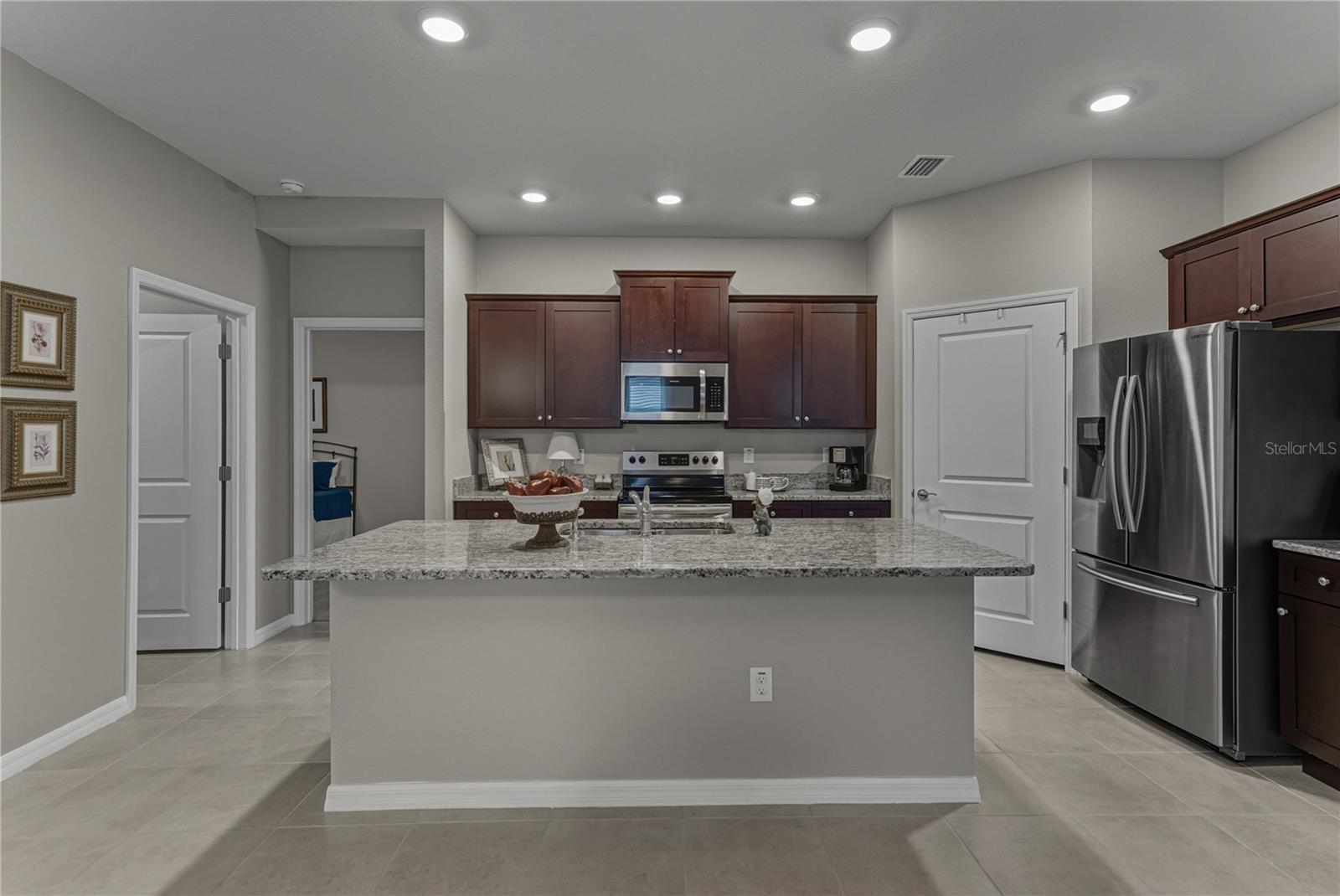 LAKE JOVITA GOLF & COUNTRY CLU - Residential