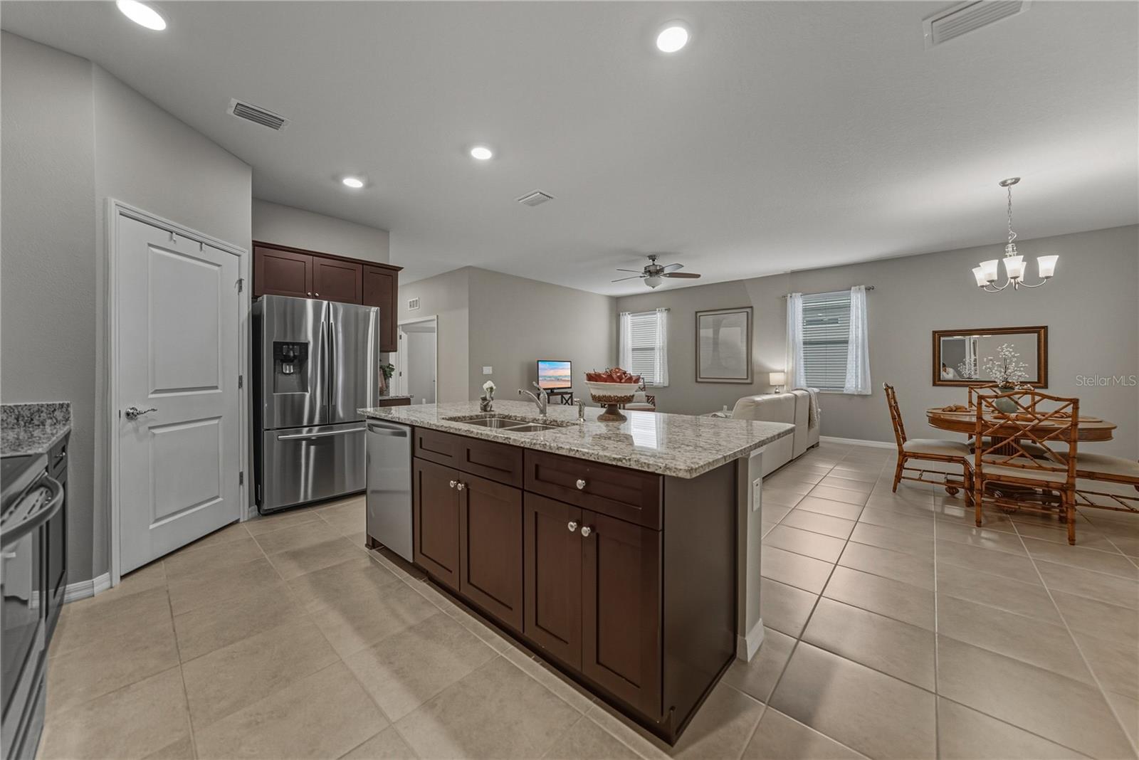 LAKE JOVITA GOLF & COUNTRY CLU - Residential