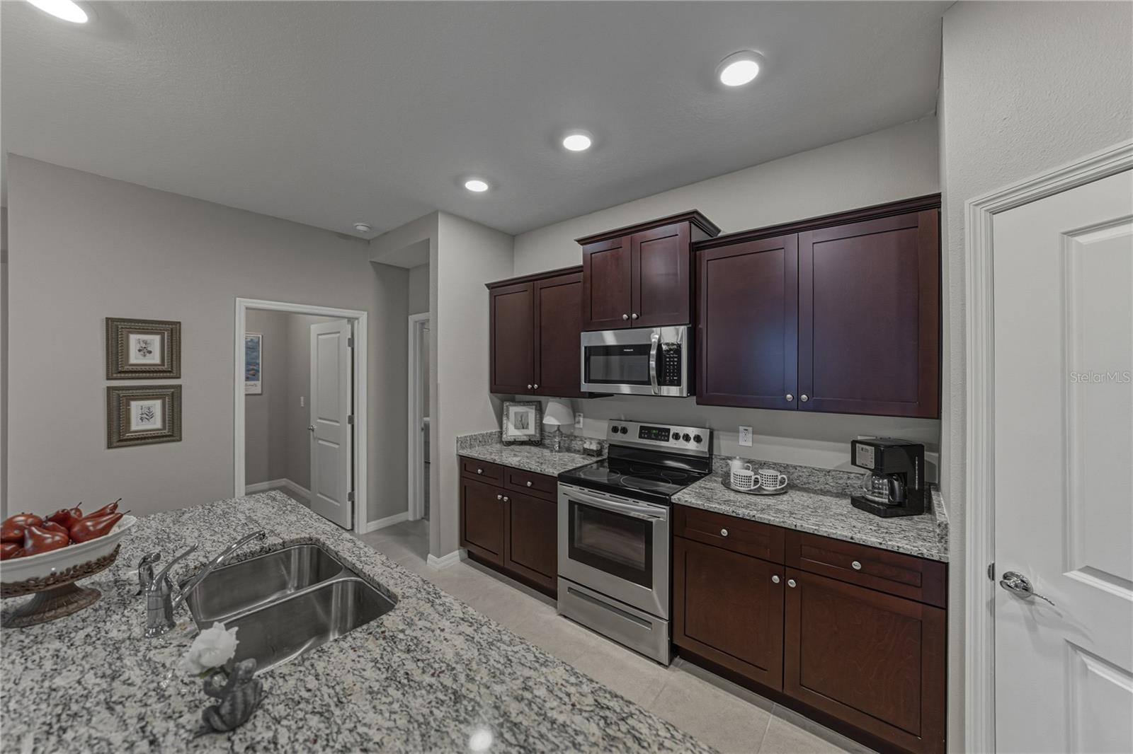 LAKE JOVITA GOLF & COUNTRY CLU - Residential