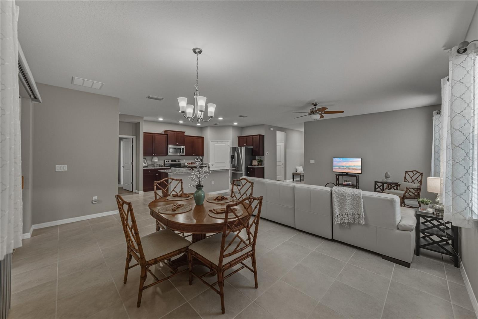 LAKE JOVITA GOLF & COUNTRY CLU - Residential