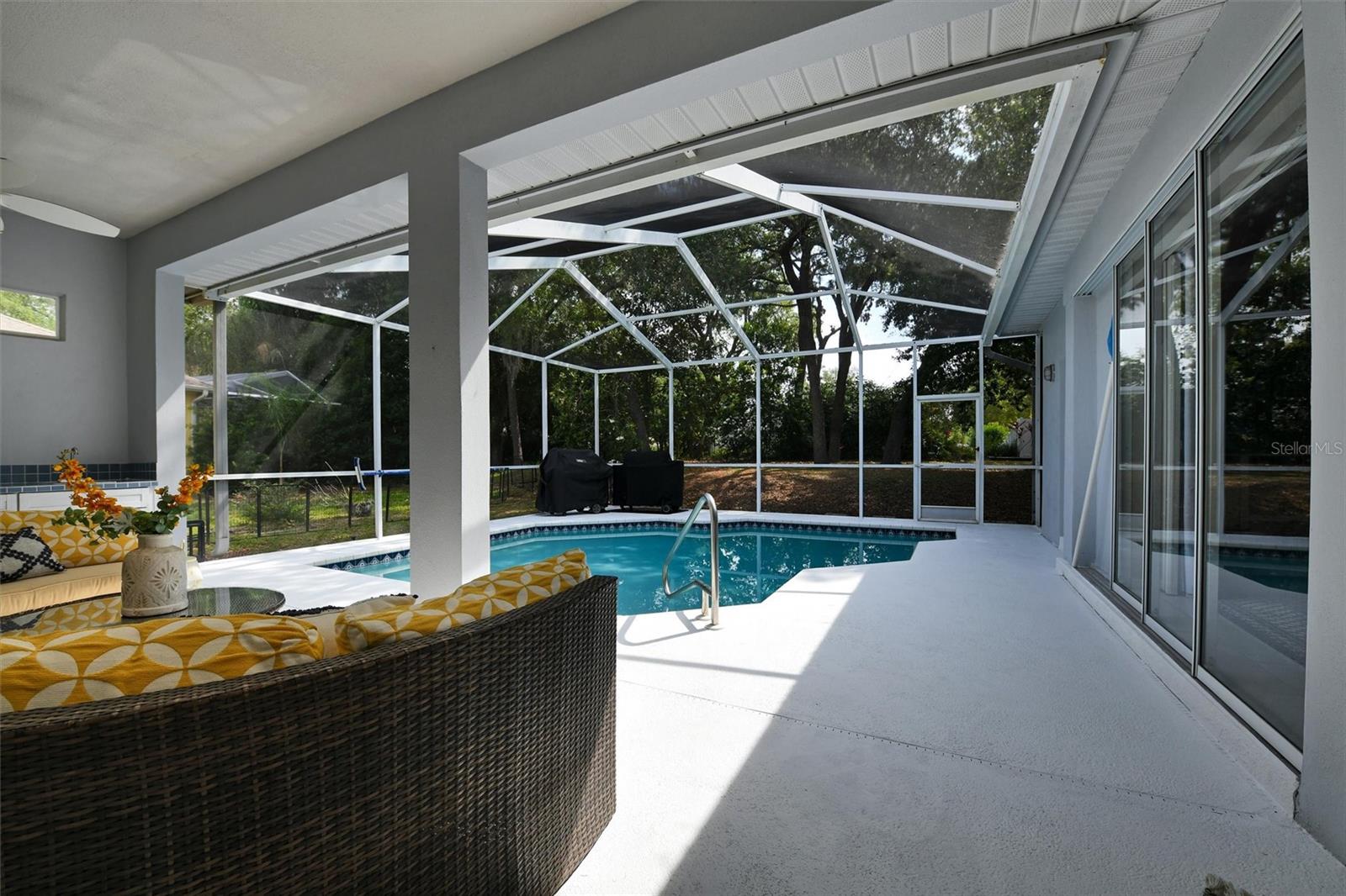 GLENBROOK WEST - Residential