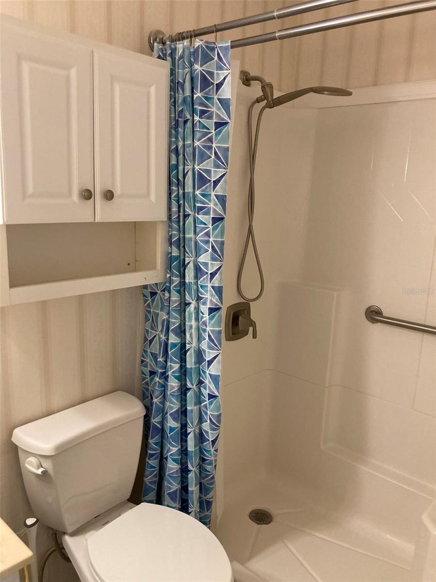 FIVE TOWNS OF ST PETE CORNELL BUILDING - Residential Lease