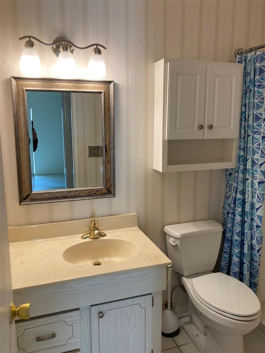 FIVE TOWNS OF ST PETE CORNELL BUILDING - Residential Lease