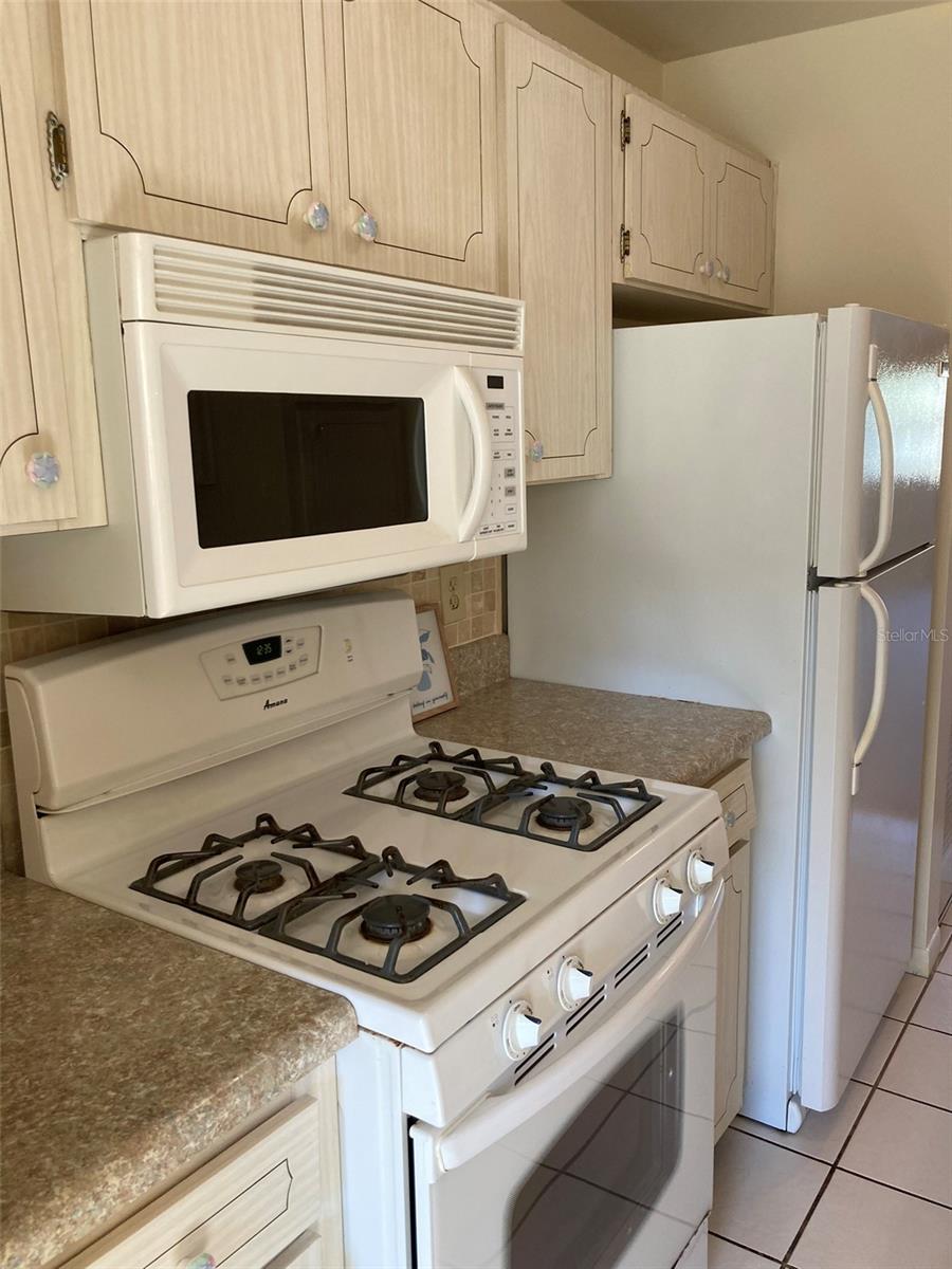 FIVE TOWNS OF ST PETE CORNELL BUILDING - Residential Lease