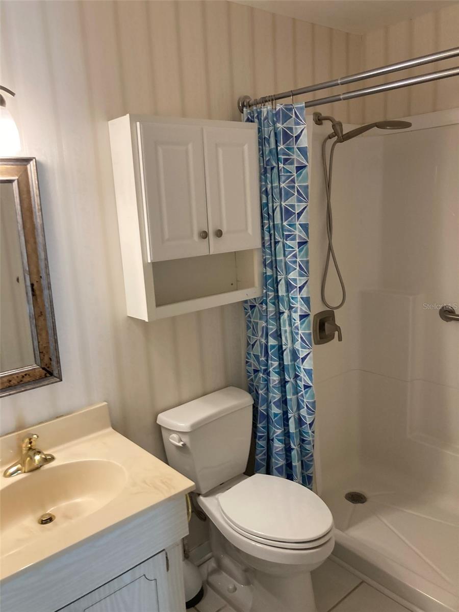 FIVE TOWNS OF ST PETE CORNELL BUILDING - Residential Lease