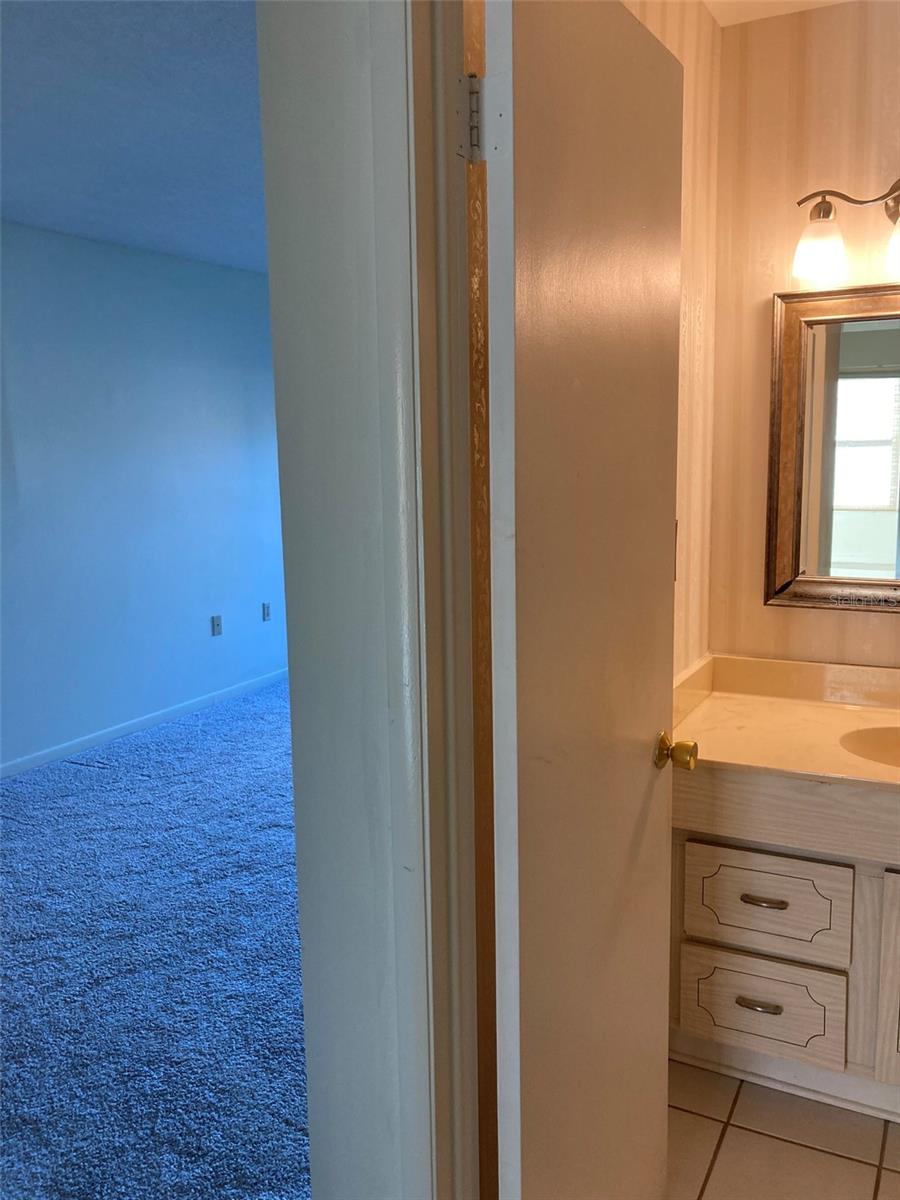 FIVE TOWNS OF ST PETE CORNELL BUILDING - Residential Lease