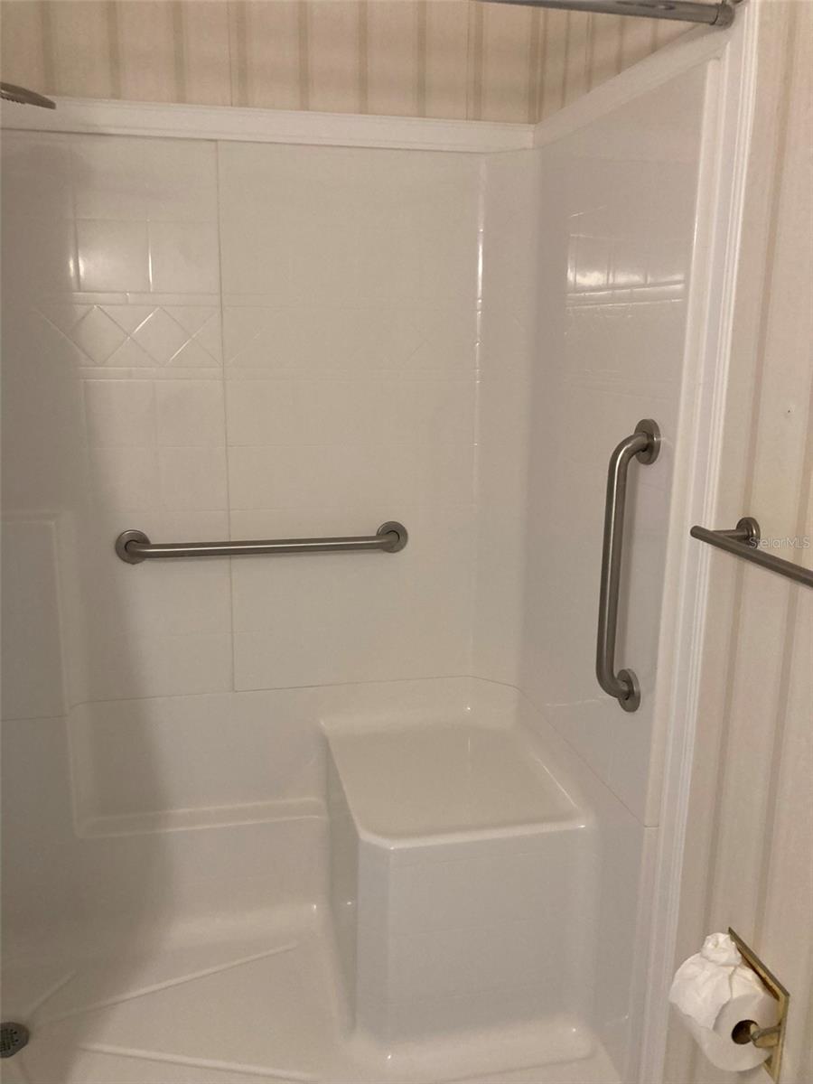 FIVE TOWNS OF ST PETE CORNELL BUILDING - Residential Lease