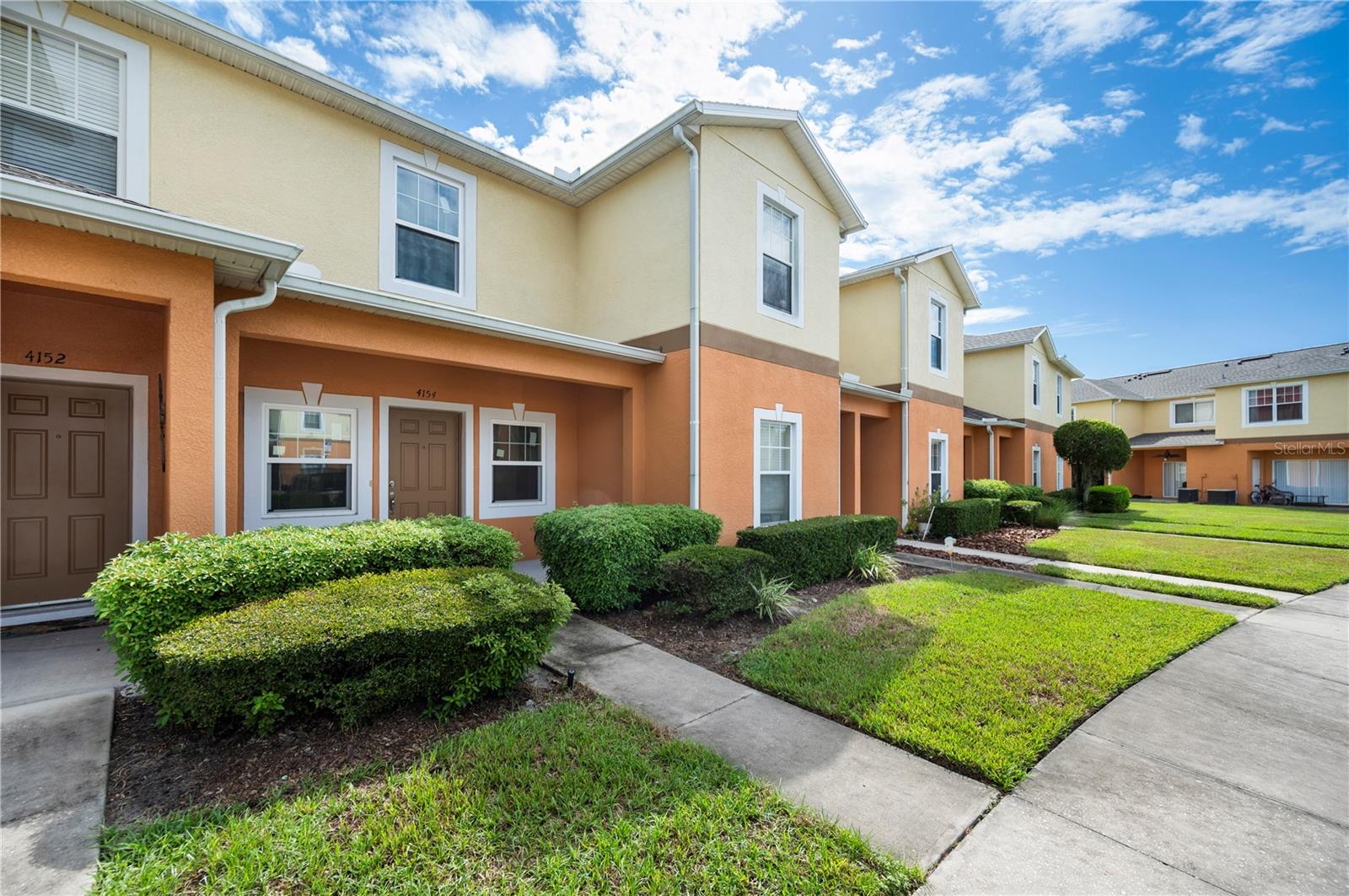 View LAKELAND, FL 33812 townhome