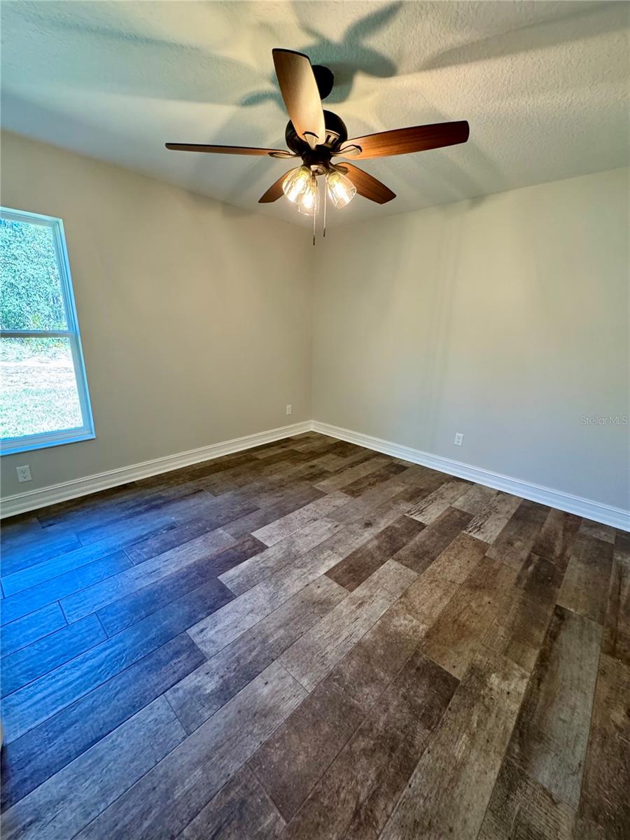 ROLLING HILLS - Residential