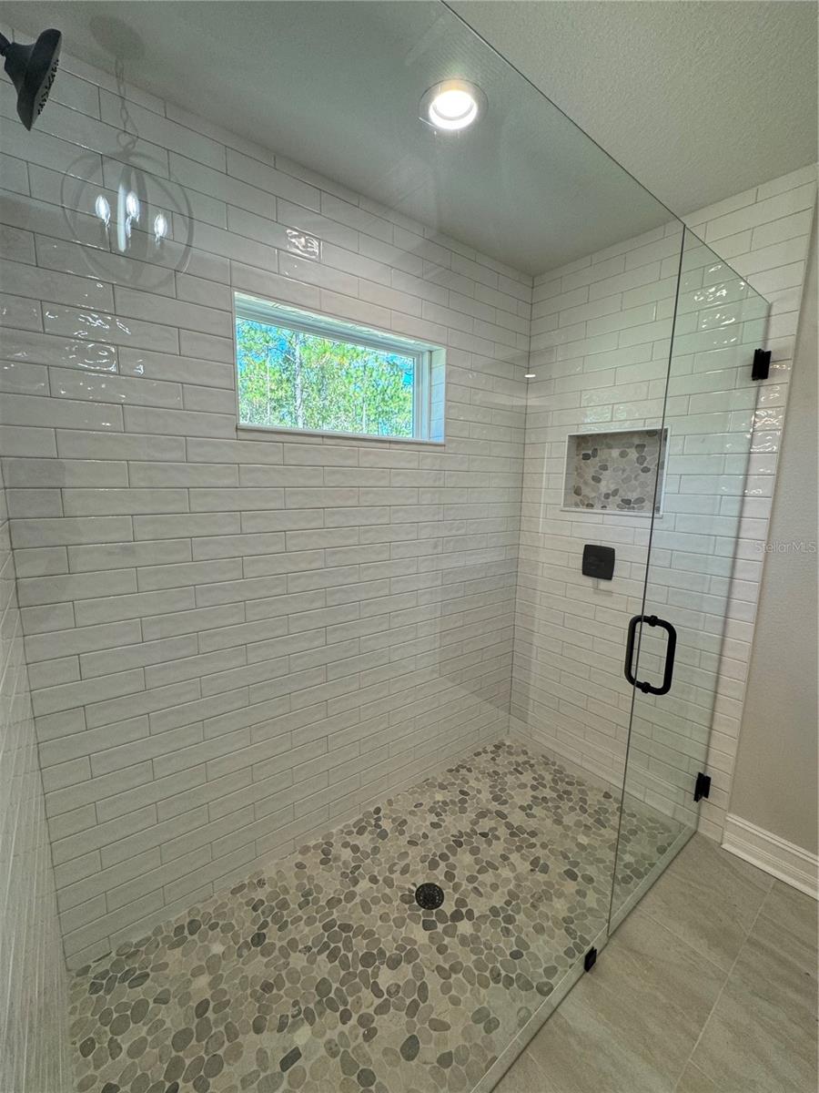 ROLLING HILLS - Residential