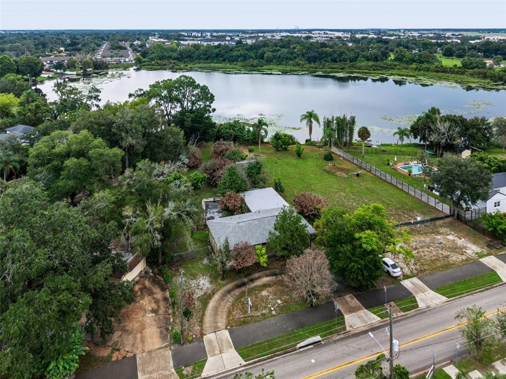 Photo of 1111 N Bumby Avenue, Orlando, FL 32803 (MLS # O6439874)