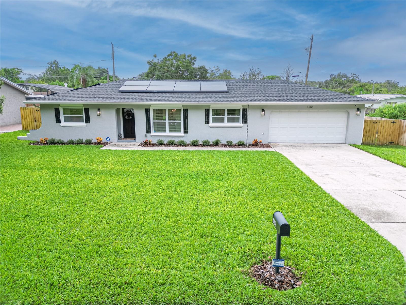 MONROE MANOR - Residential