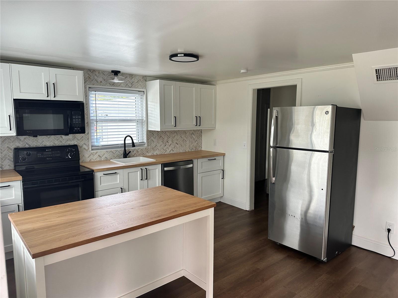 BLUE LAKE TERRACE - Residential Lease