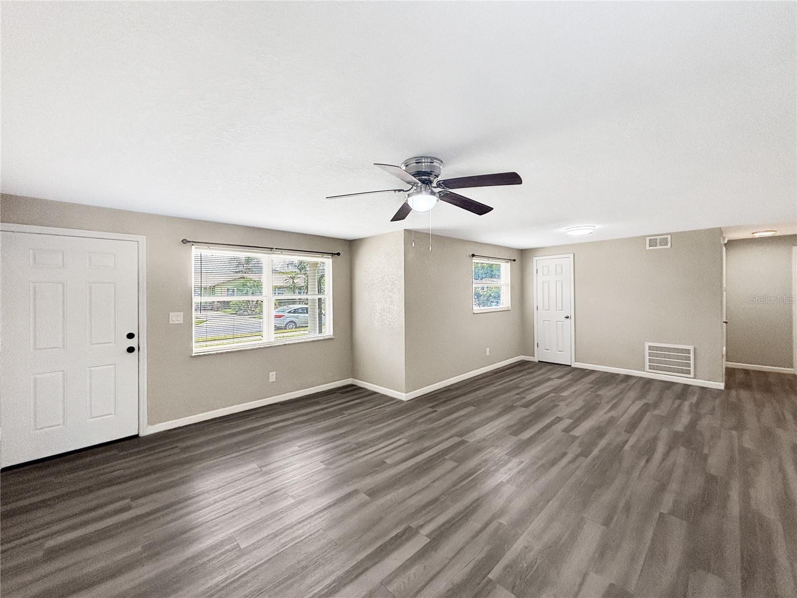 WASHINGTON OAKS SEC 2 - Residential Lease