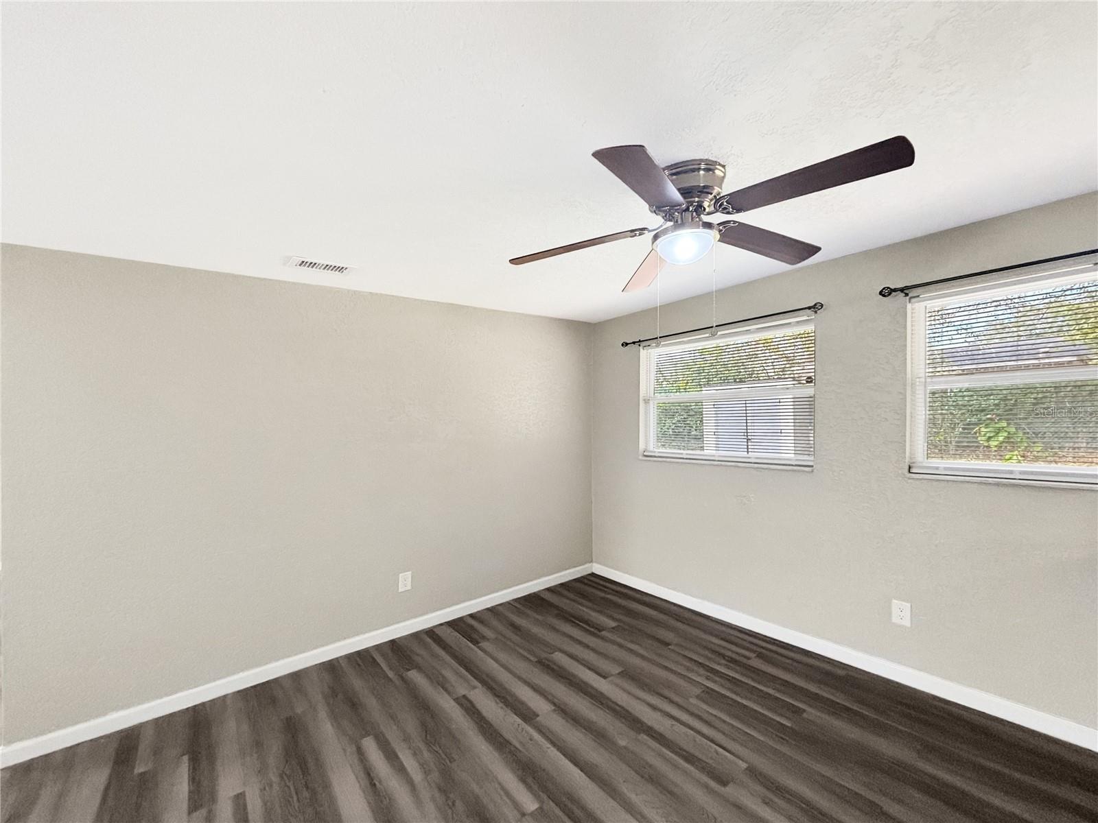 WASHINGTON OAKS SEC 2 - Residential Lease