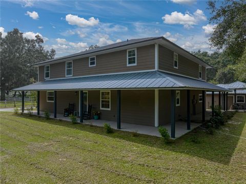 A home in AUBURNDALE