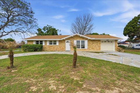 Photo of 425 S Ramona Ave, Lake Alfred, FL 33850 (MLS # P4938183)