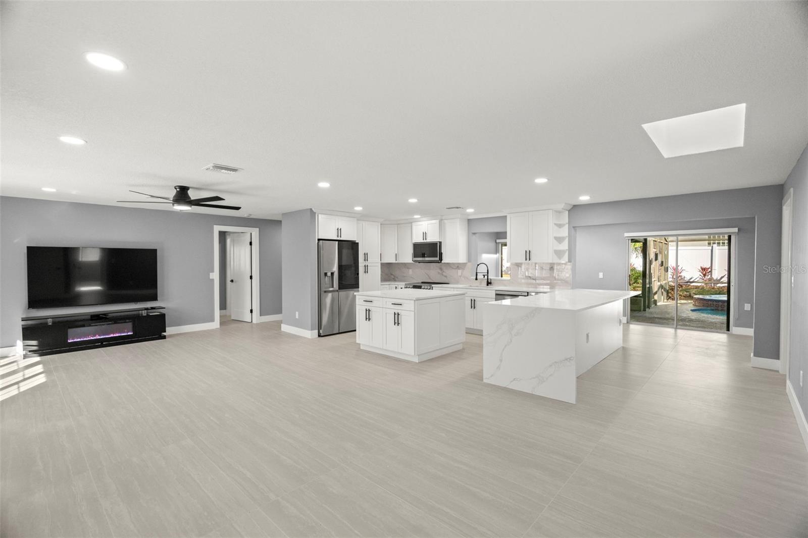 OZONA SHORES 3RD ADD - Residential