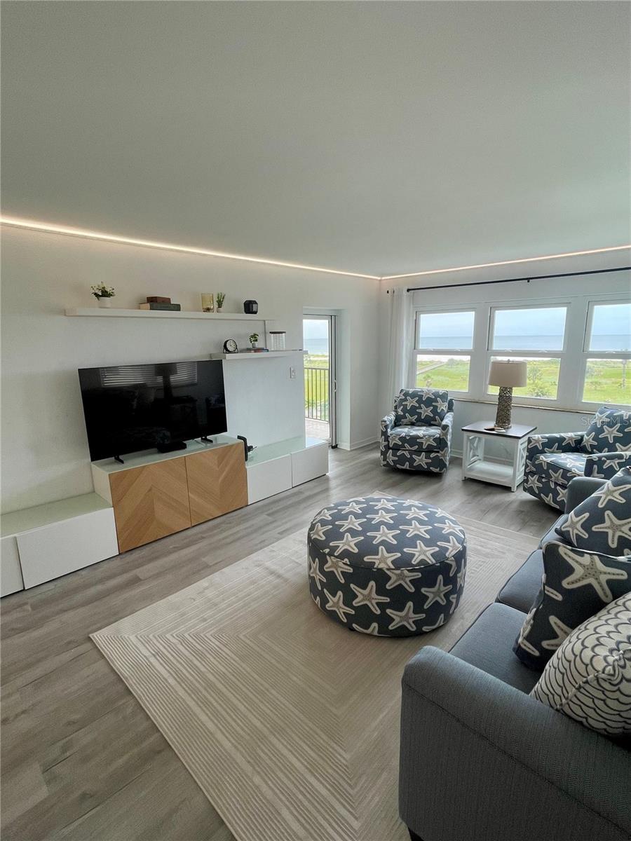 LANDMARK TOWERS - Residential Lease