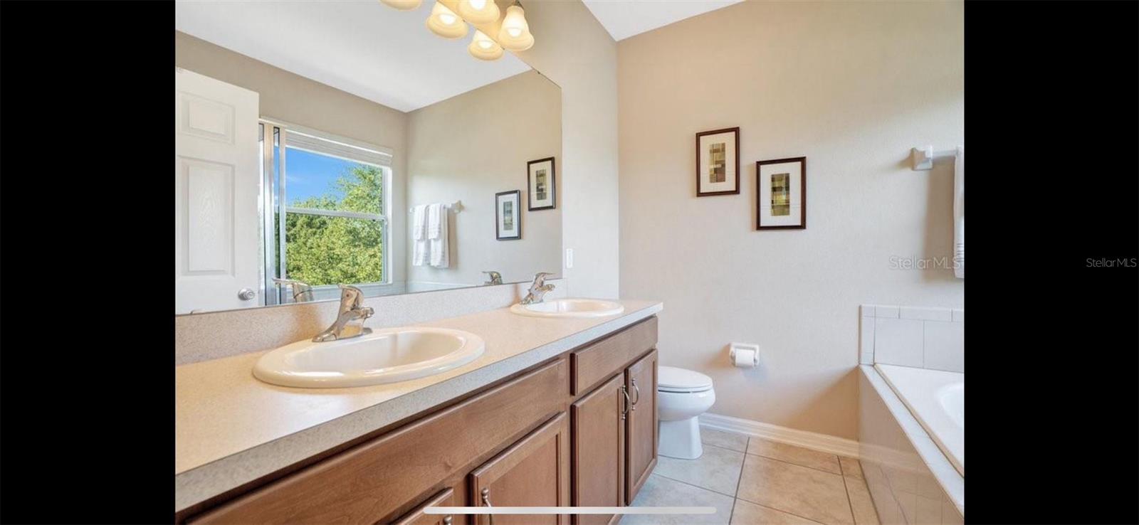 OASIS COVE I/LAKESIDE VILLAGE PH 01 - Residential Lease