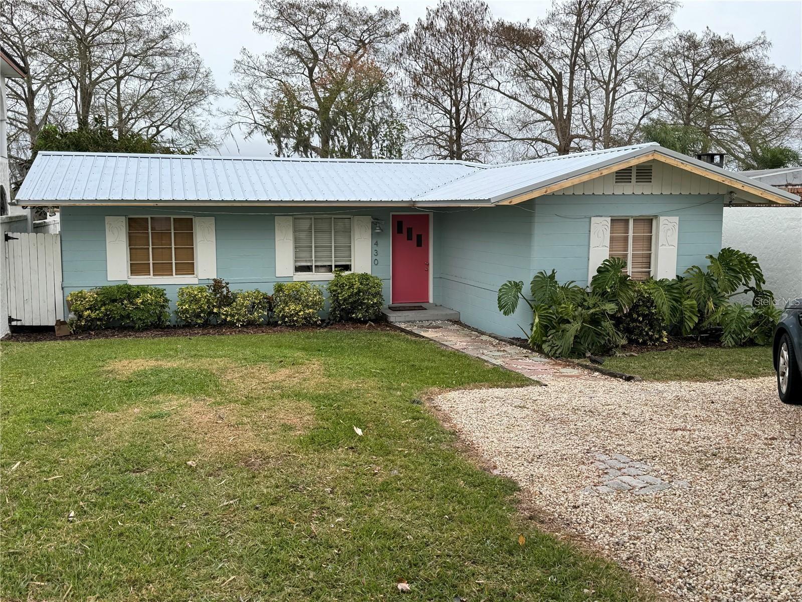 Interested in trying out the lake life in Winter Park? 430 Ololu is available FOR RENT beginning October 1st on Lake Killarney! This 2 bedroom, 1 bath home has a brand new metal roof, a newly renovated kitchen with new appliances, a newer washer and dryer, and a DREAM backyard with views of and private access to Lake Killarney. Bring your kayak, jet ski, boat, or even a seaplane and make your way to Trader Joe’s and Hillstone!