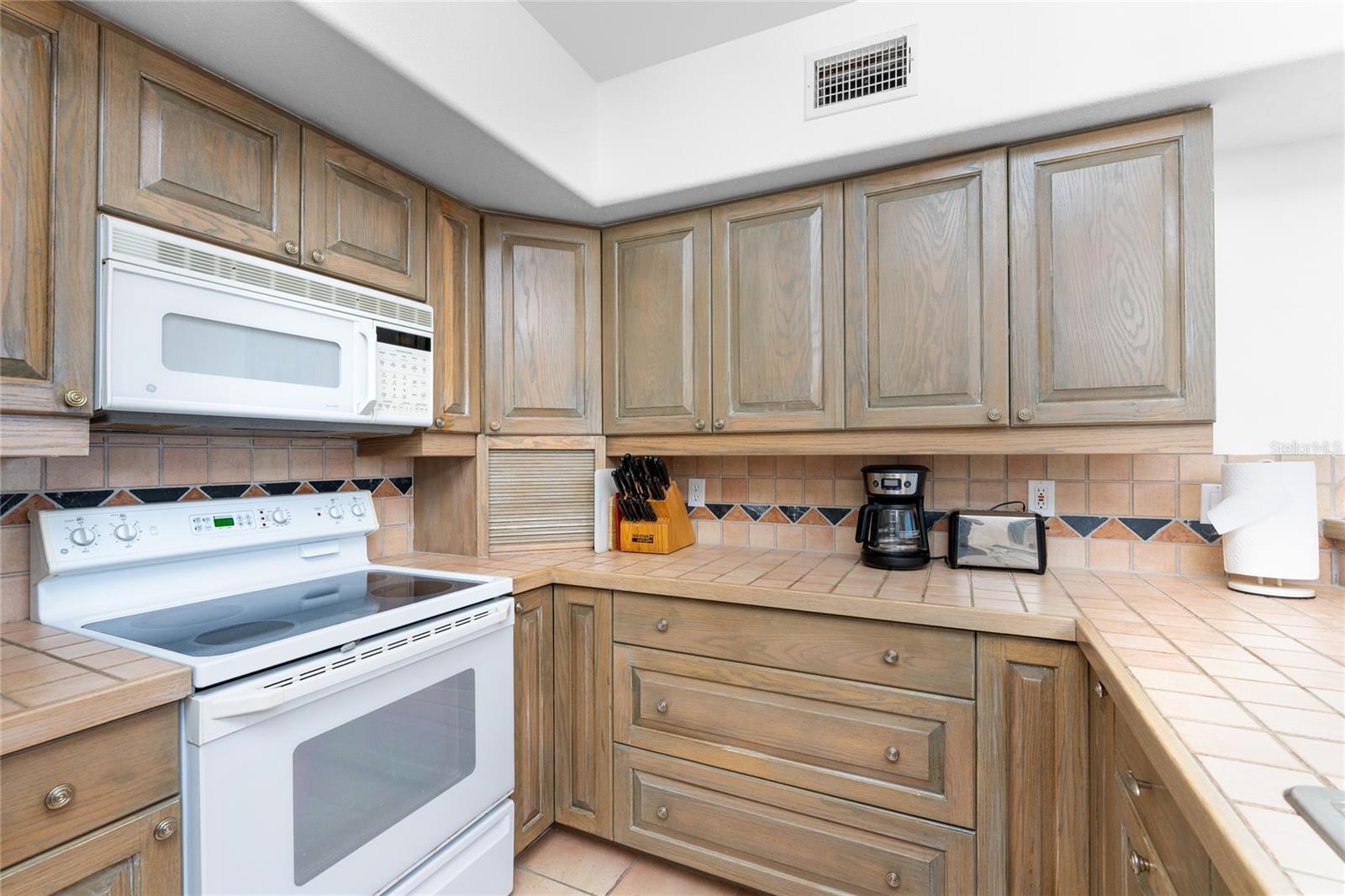 MARINER VILLAGE PH 02 BLDG 03 - Residential