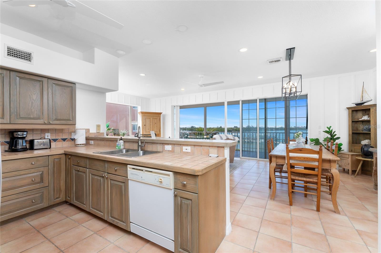 MARINER VILLAGE PH 02 BLDG 03 - Residential