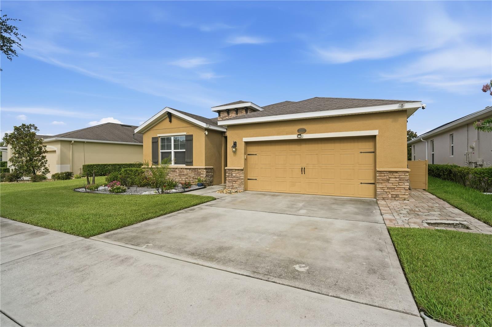 632 E VICTORIA TRAILS BOULEVARD
