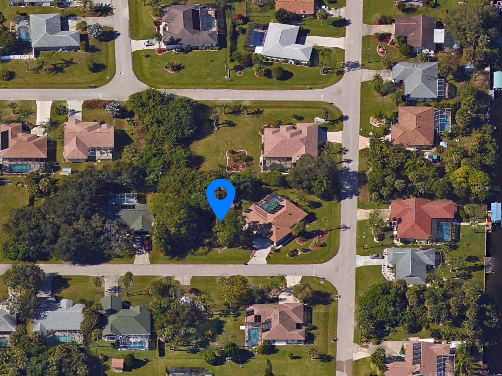Desirable 0.23 Acres lot located across the street from beautiful saltwater waterfront homes. Just minutes to the Port Charlotte Beach Park, public boat ramps, and local shopping and dining. Close to everyday conveniences like Publix, Walmart, and Port Charlotte Town Center. Enjoy quick access to Charlotte Sports Park, Fishermen’s Village in Punta Gorda, and the sandy shores of Englewood Beach. No HOA or deed restrictions — an ideal spot to build your Florida dream home or vacation getaway.