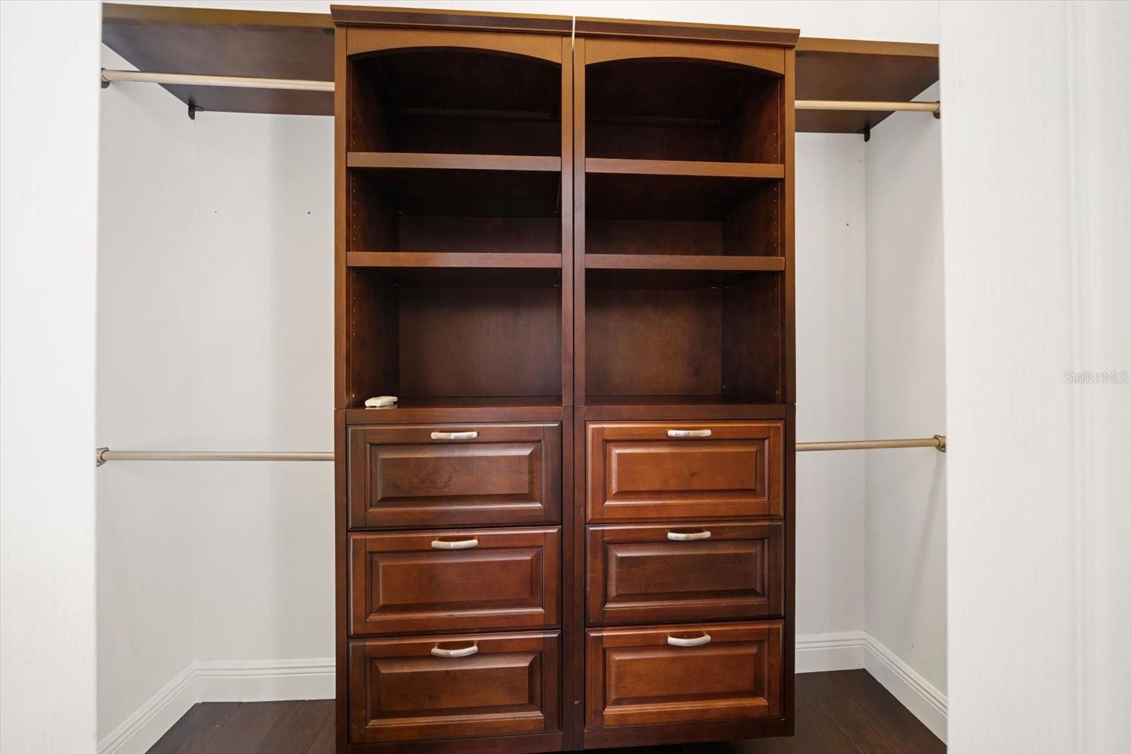 ABBEY GROVE - Residential