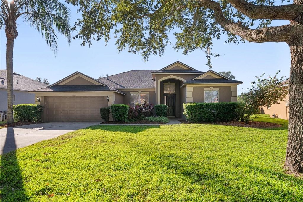 Photo of 2712 Abbey Grove Drive, Valrico, FL 33594 (MLS # TB8453373)