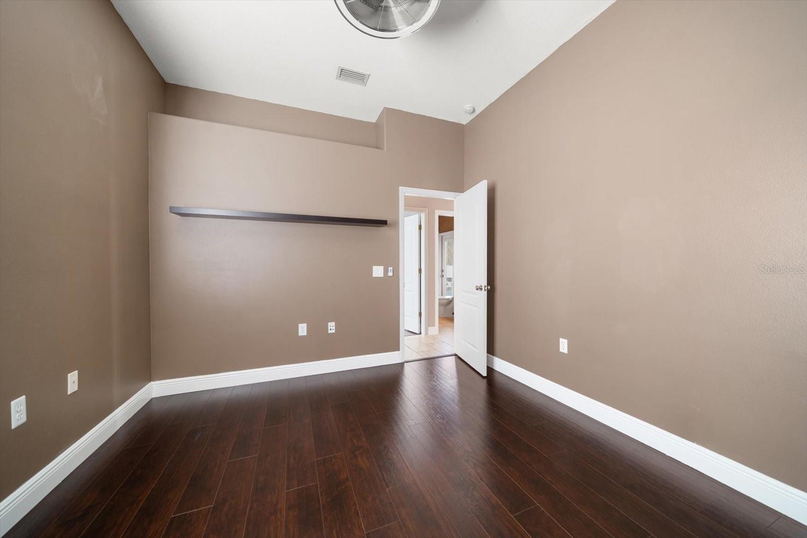 ABBEY GROVE - Residential