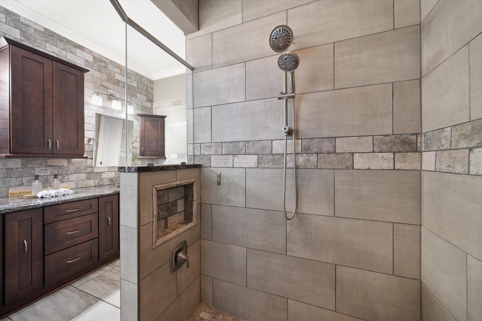 ABBEY GROVE - Residential