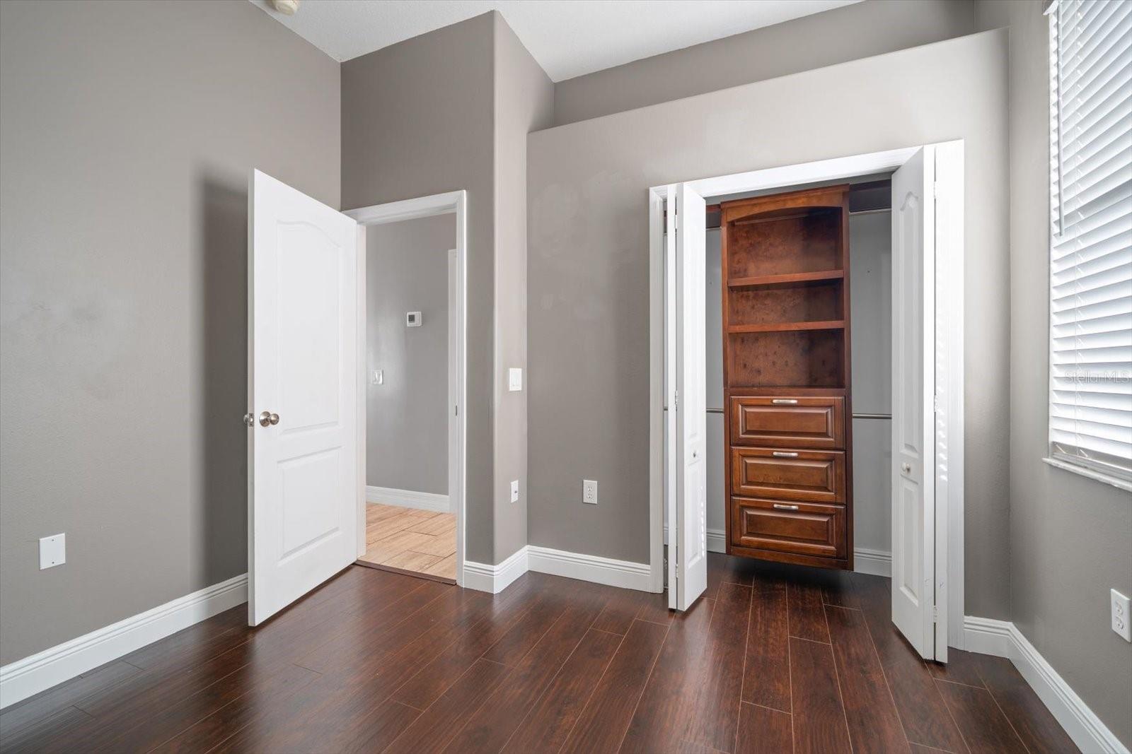 ABBEY GROVE - Residential