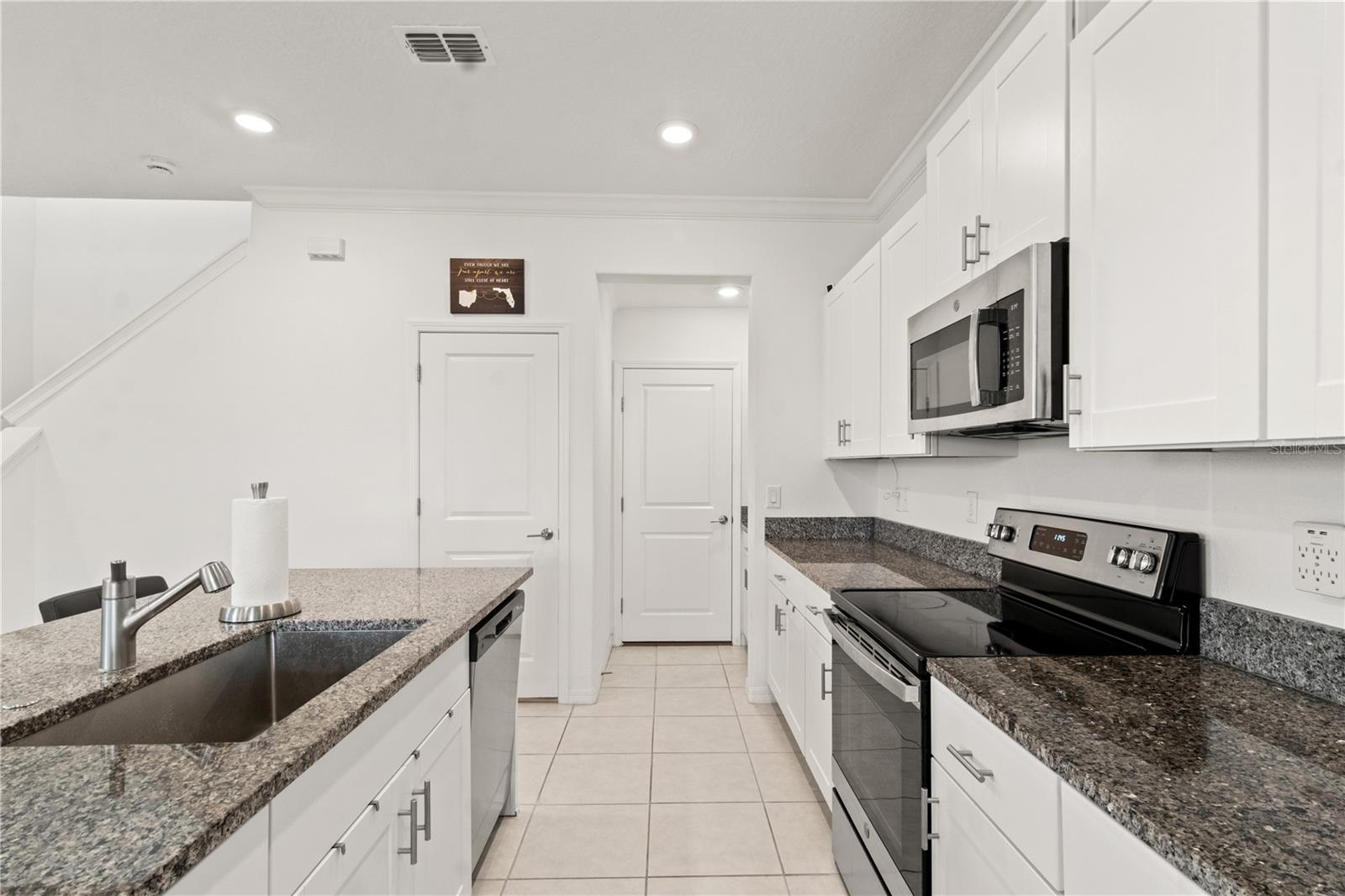 EPPERSON RANCH NORTH TOWN HOMES - Residential