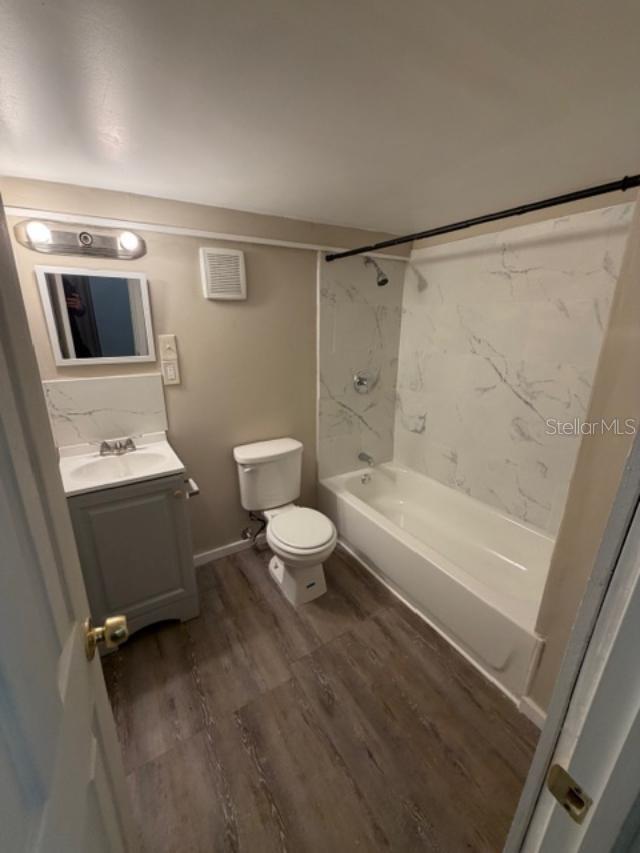 TAMPA OVERLOOK - Residential Lease