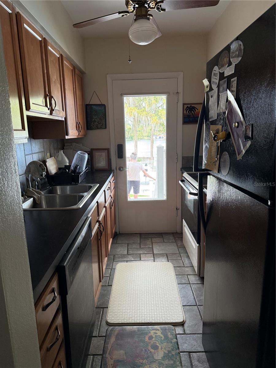 LAKE MAITLAND TERRACE APTS - Residential