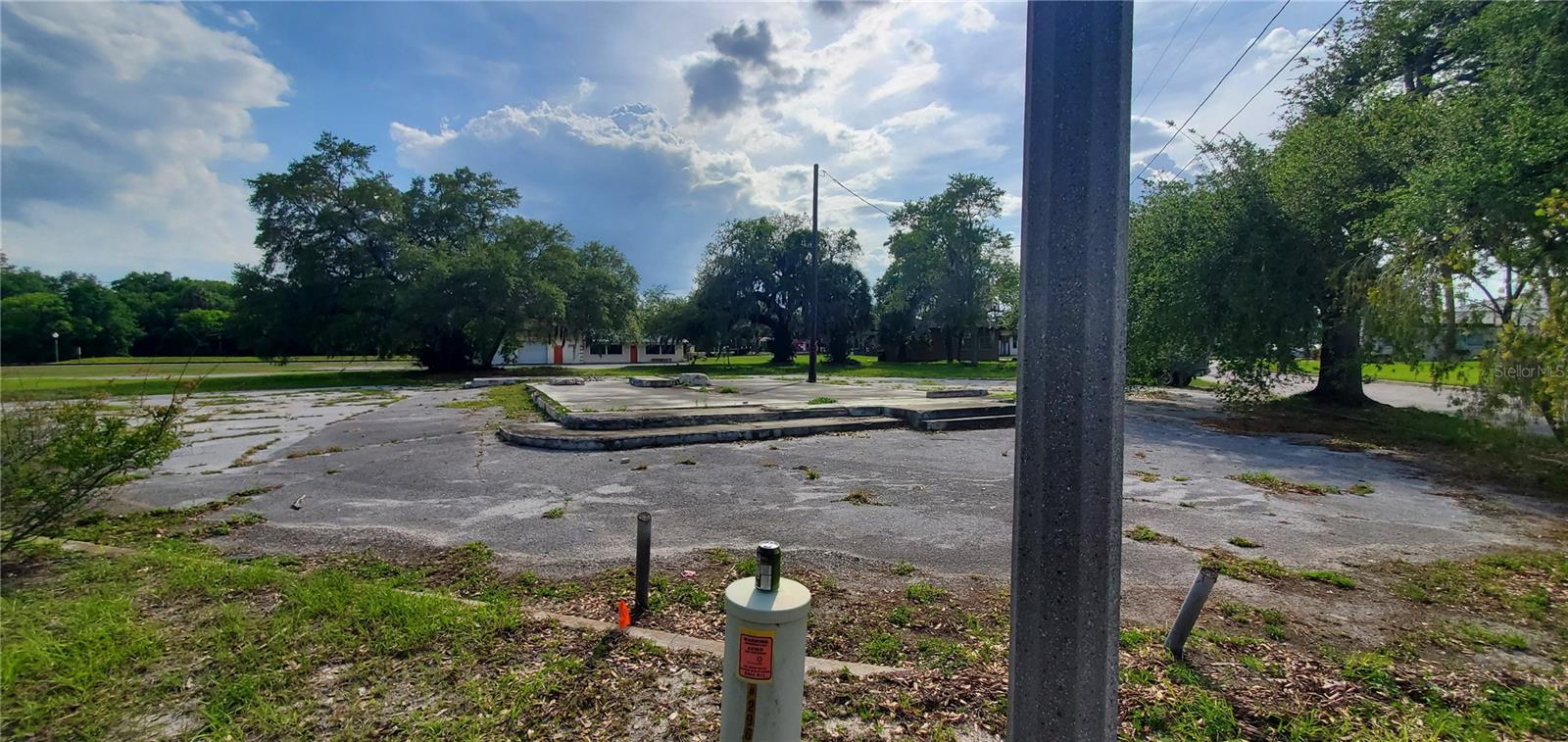 1/2 acre development opportunity
Parcel is in Downtown Apopka
Ideally located on main traffic corner
A block from City Hall and community services
MU-D (mixed use downtown) commercial zoning allows for many usages
Ideal for professional, commercial, or city-related business
Just off Hwy 441, convenient to highway access & public transportation