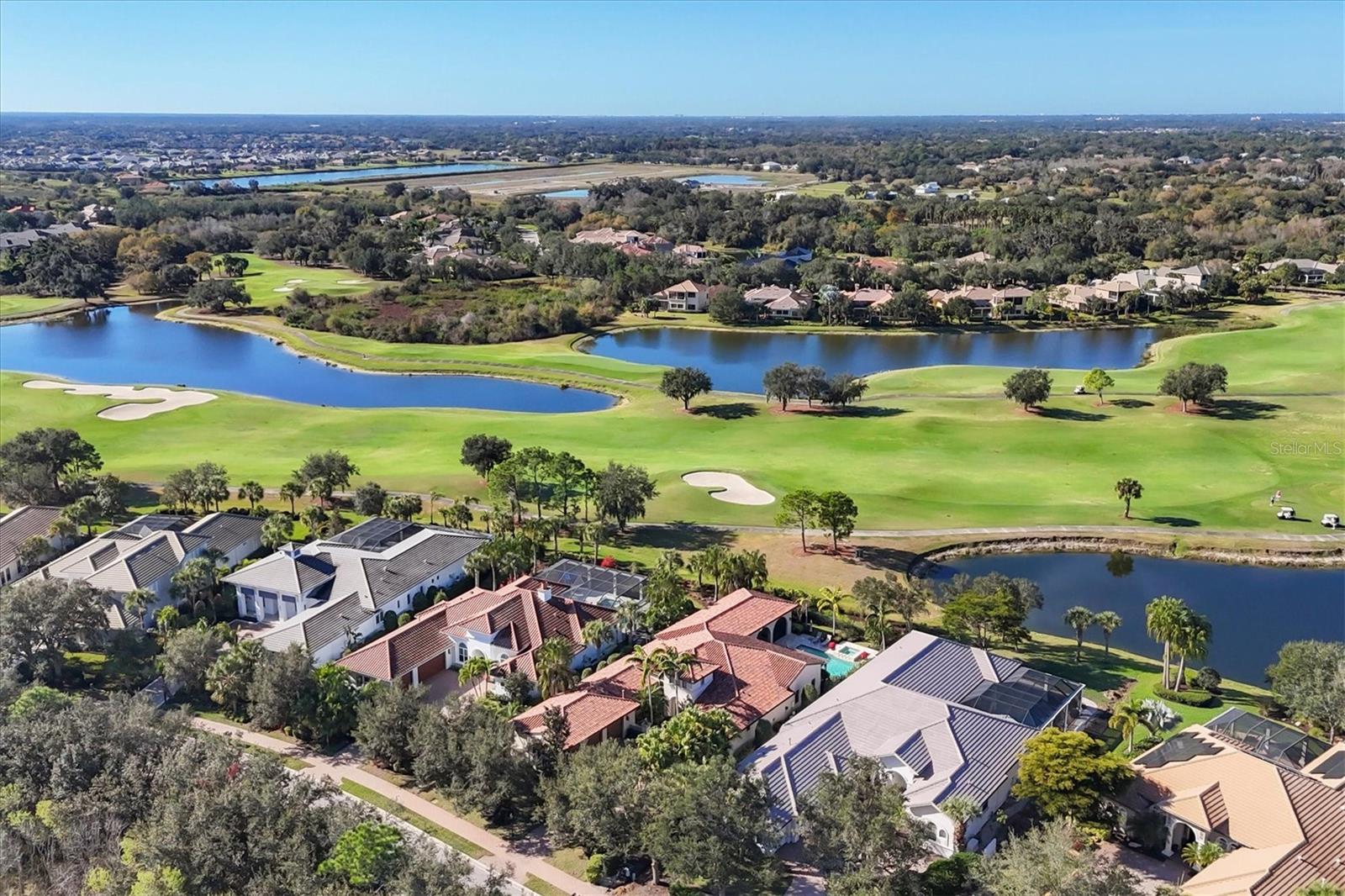 FOUNDERS CLUB - Residential