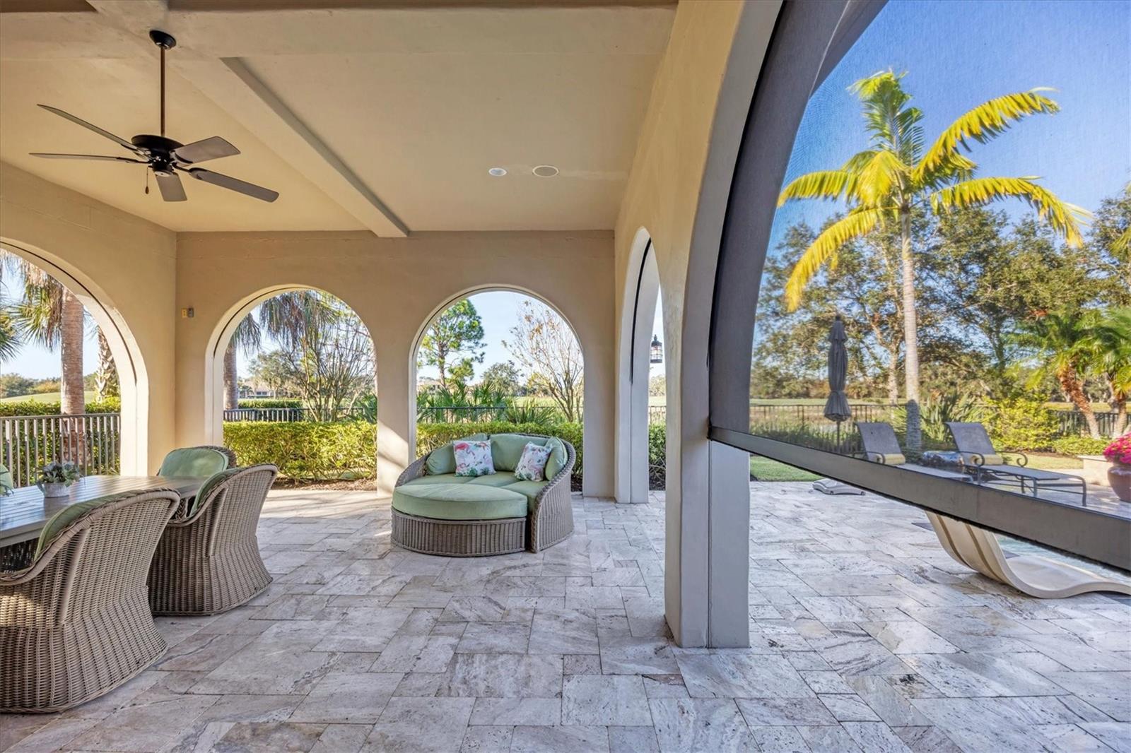 FOUNDERS CLUB - Residential