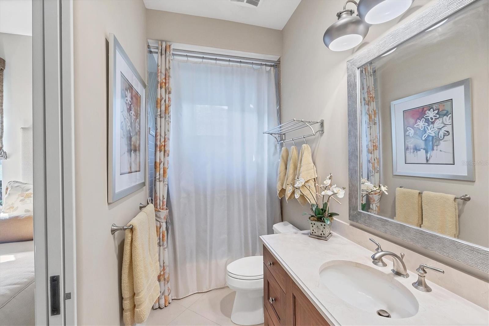 FOUNDERS CLUB - Residential