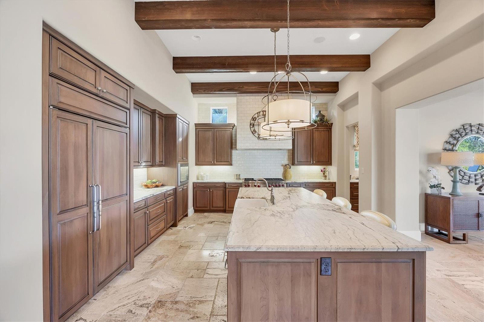 FOUNDERS CLUB - Residential