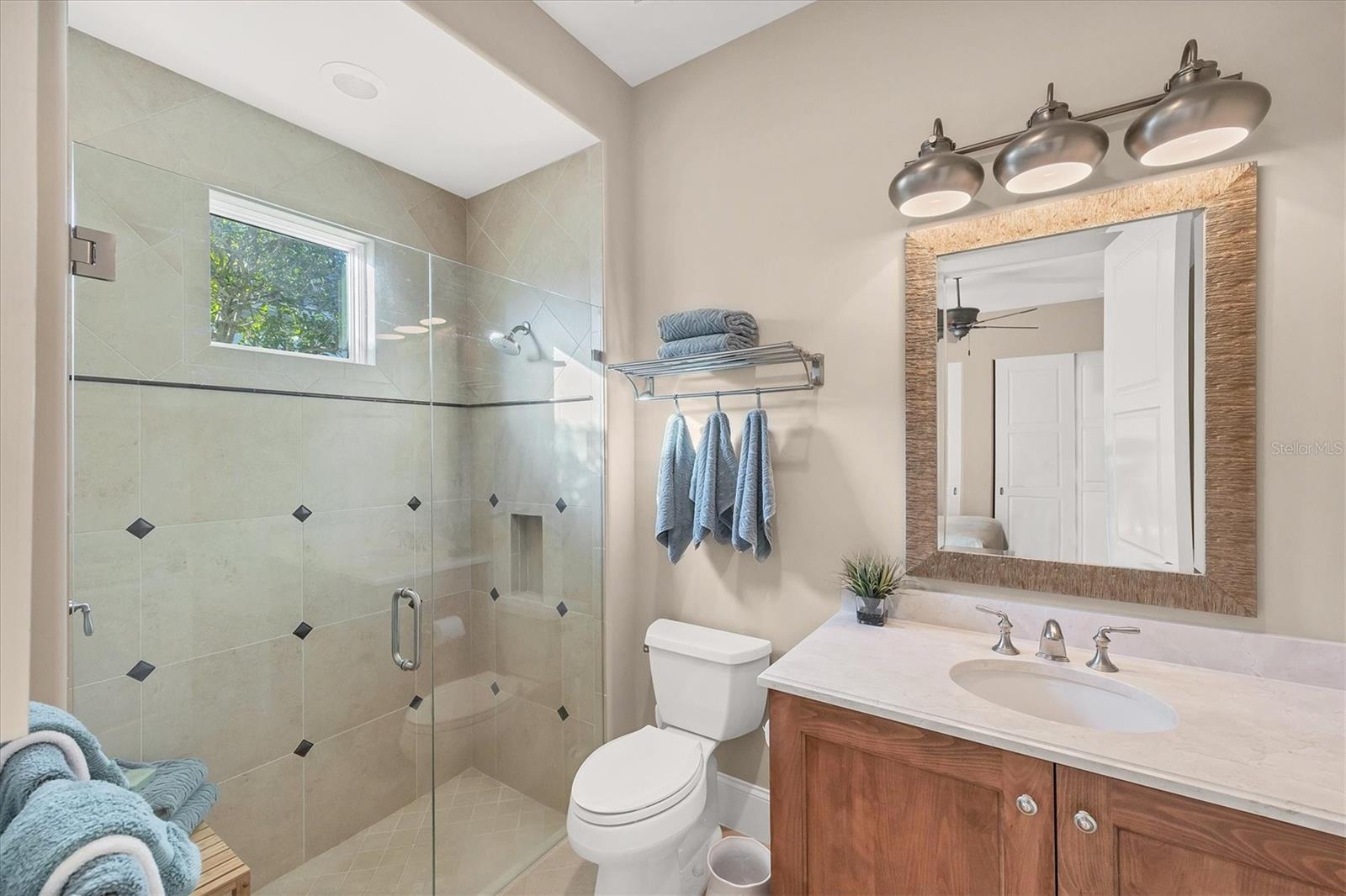 FOUNDERS CLUB - Residential